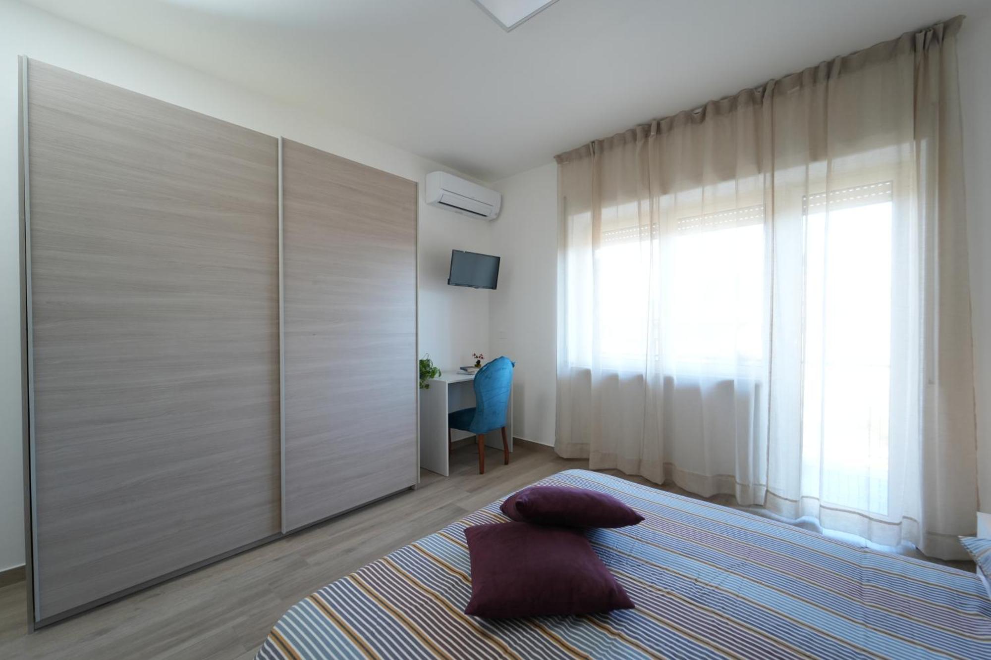 Panorama Vesuvius Affittacamere Guesthouse With Lift Near To Subway In Napoli Center Exterior photo