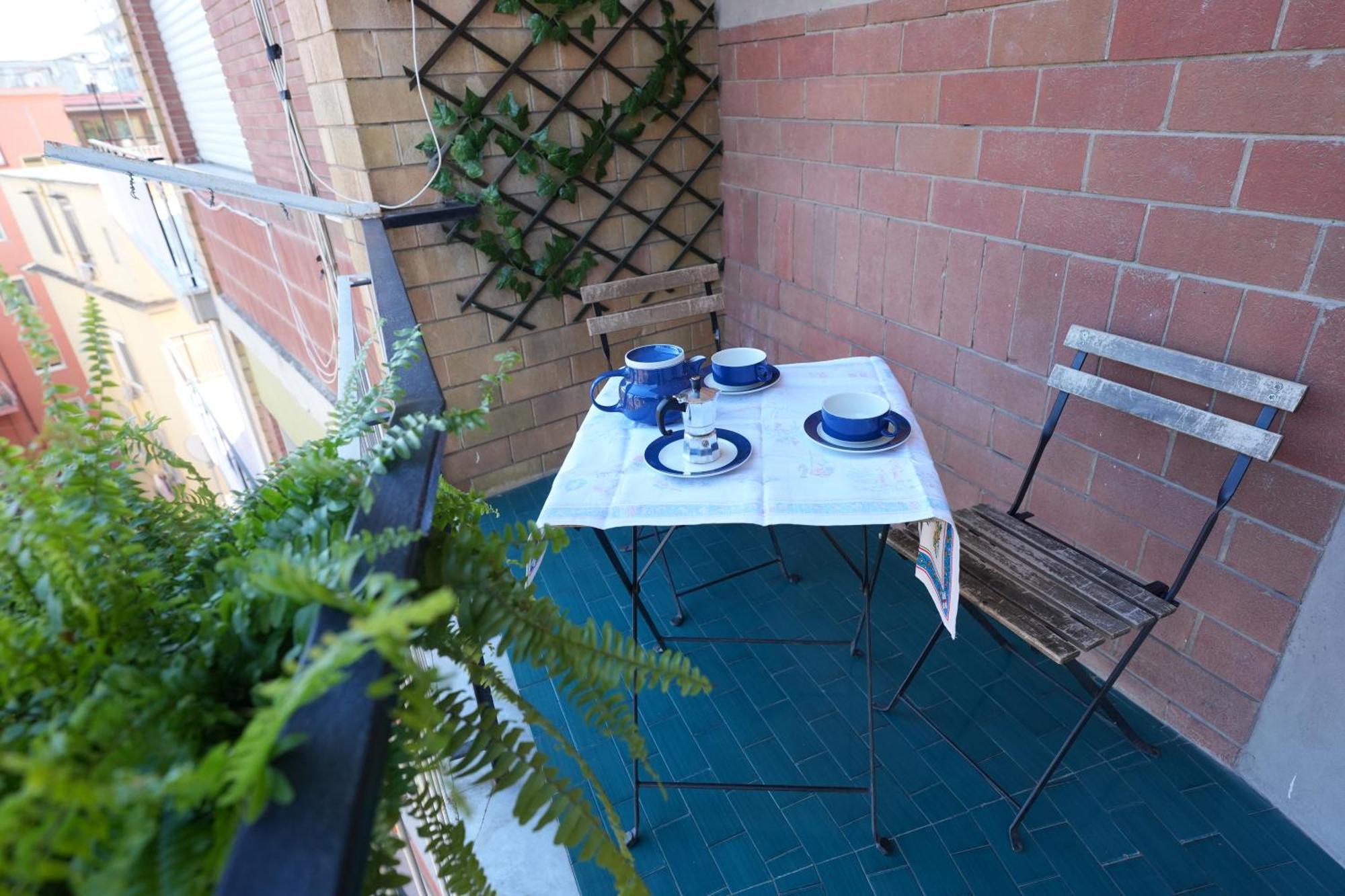 Panorama Vesuvius Affittacamere Guesthouse With Lift Near To Subway In Napoli Center Exterior photo