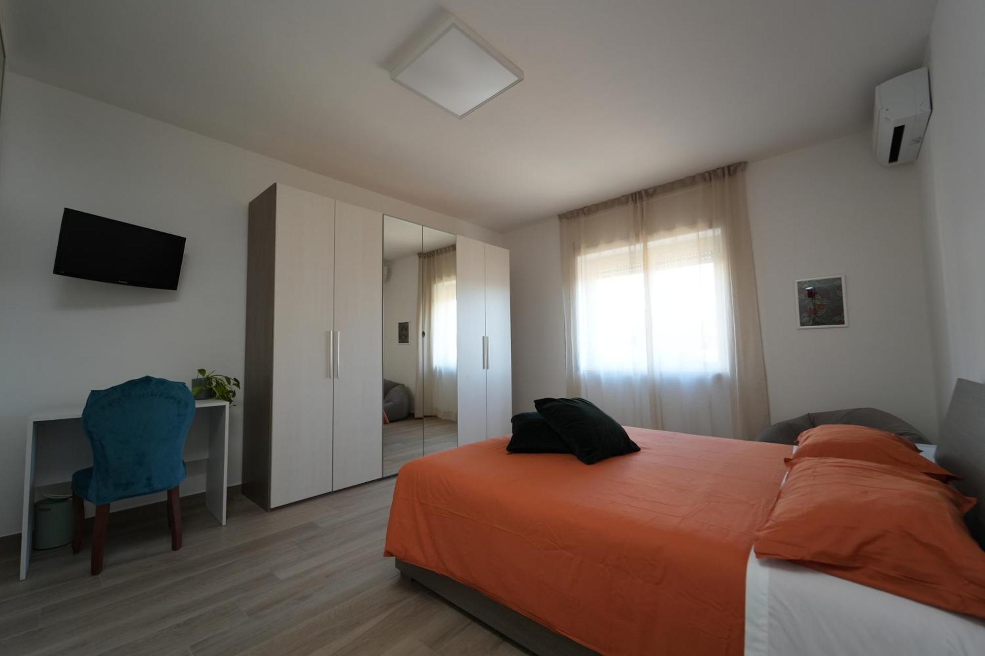 Panorama Vesuvius Affittacamere Guesthouse With Lift Near To Subway In Napoli Center Exterior photo