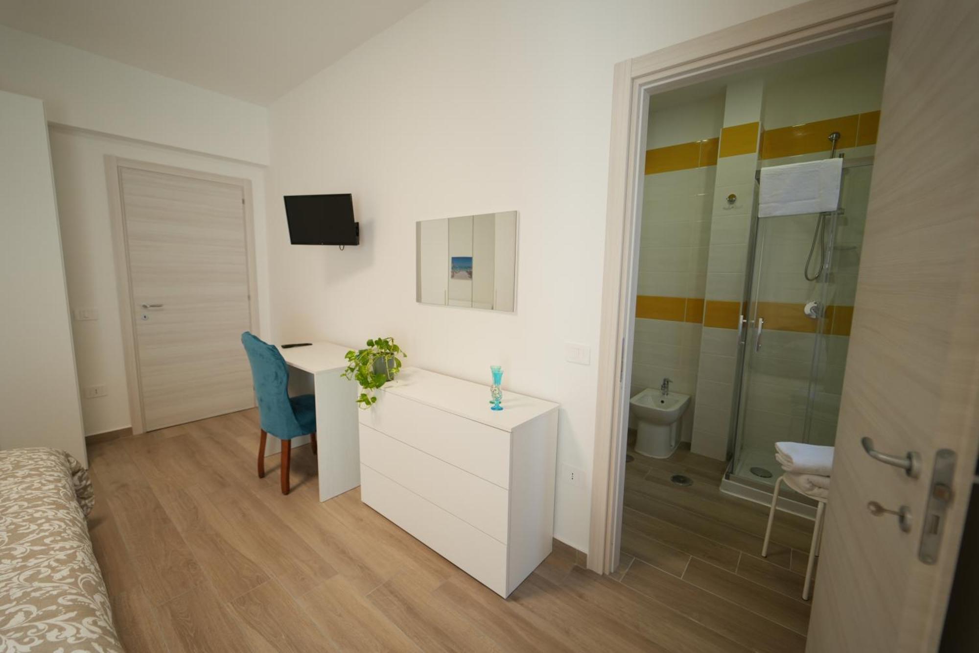 Panorama Vesuvius Affittacamere Guesthouse With Lift Near To Subway In Napoli Center Exterior photo