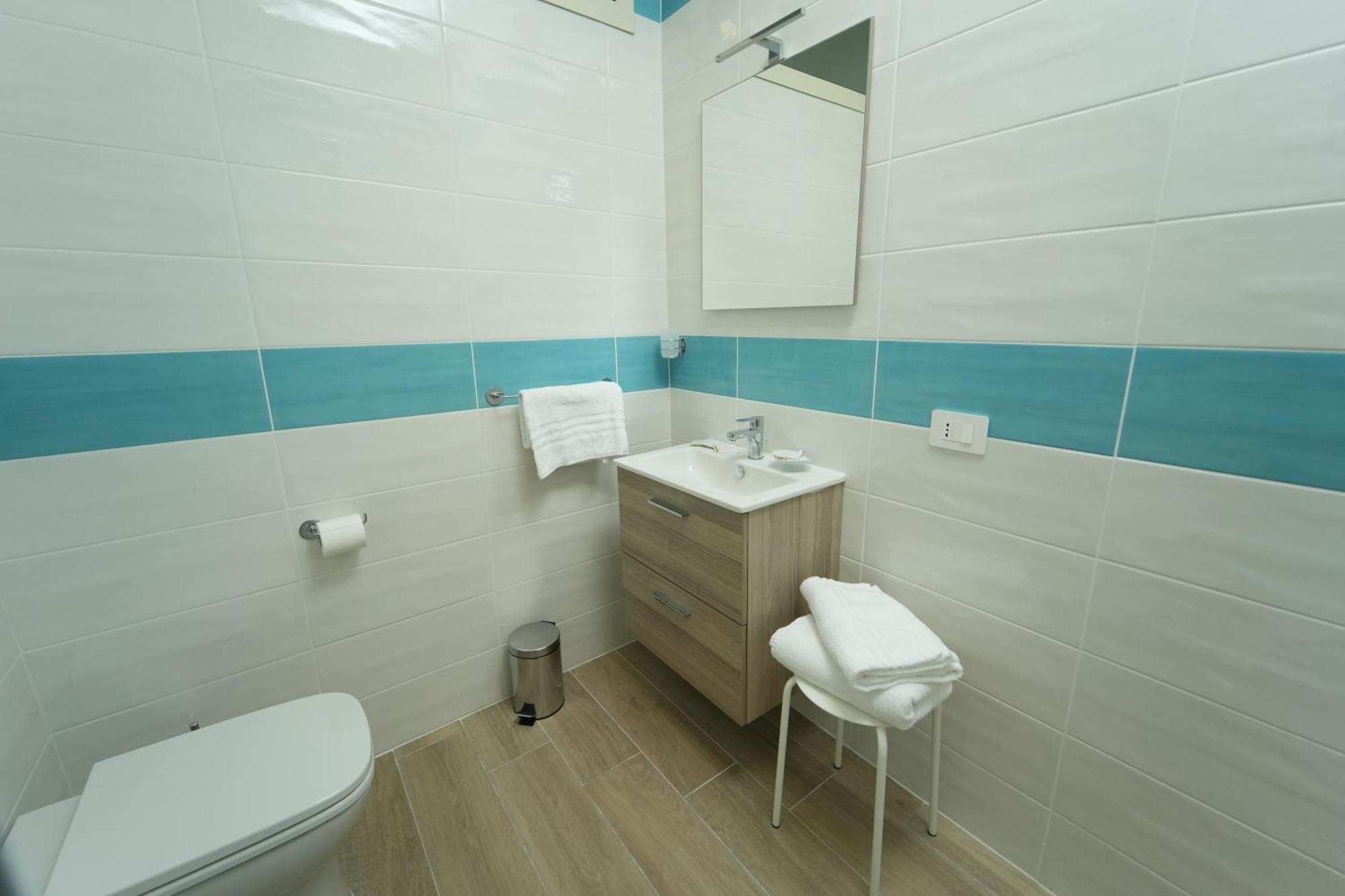Panorama Vesuvius Affittacamere Guesthouse With Lift Near To Subway In Napoli Center Exterior photo