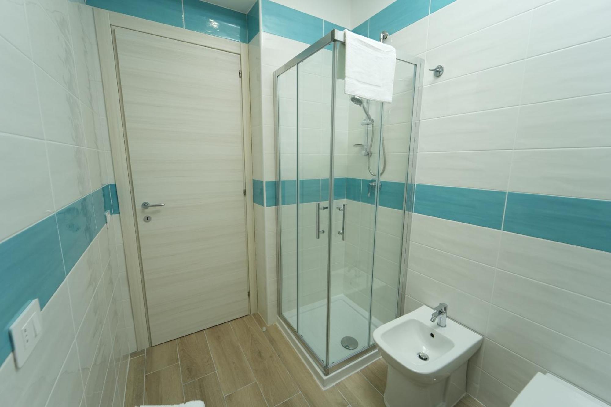 Panorama Vesuvius Affittacamere Guesthouse With Lift Near To Subway In Napoli Center Exterior photo